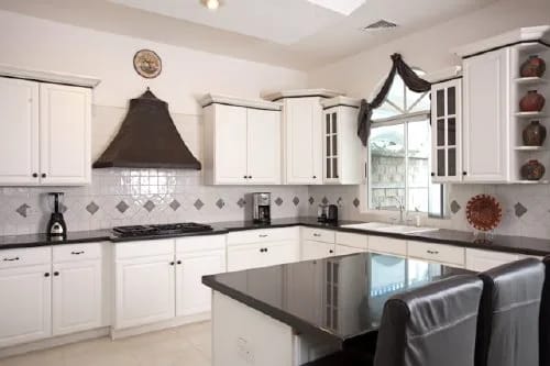 FL-41 — Playa Potrero Beachfront Home With Pool