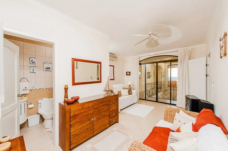 TA-05 — Tamarindo Penthouse Villa