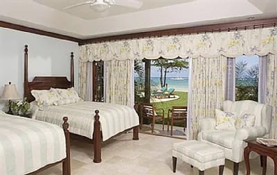 OR-01 — Ocho Rios Beachfront Villa
