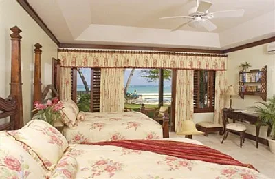 OR-01 — Ocho Rios Beachfront Villa