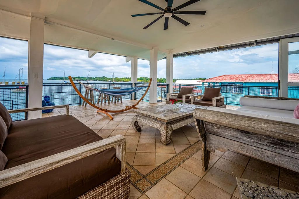 Casa del Mar by AcoModo (Ocean-Front Bocas Villa)