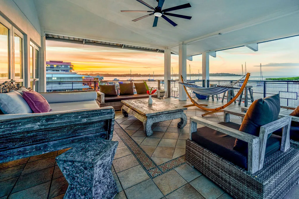 Casa del Mar by AcoModo (Ocean-Front Bocas Villa)