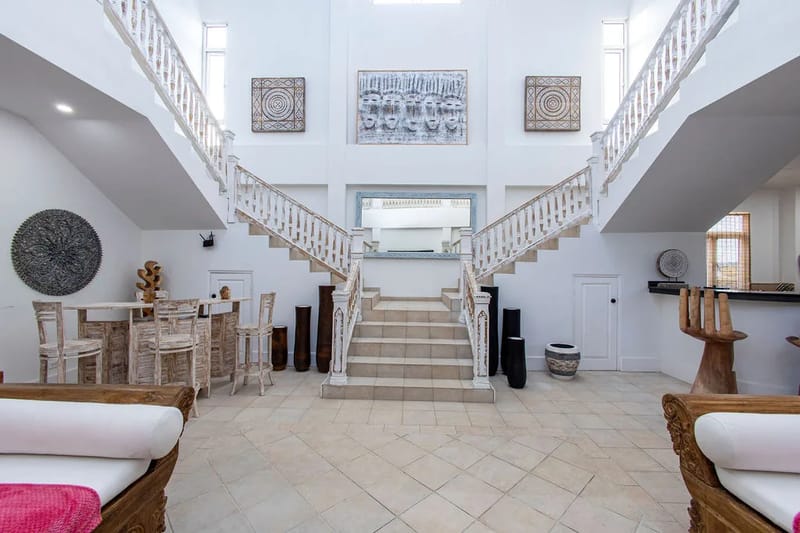 Casa del Mar by AcoModo (Ocean-Front Bocas Villa)