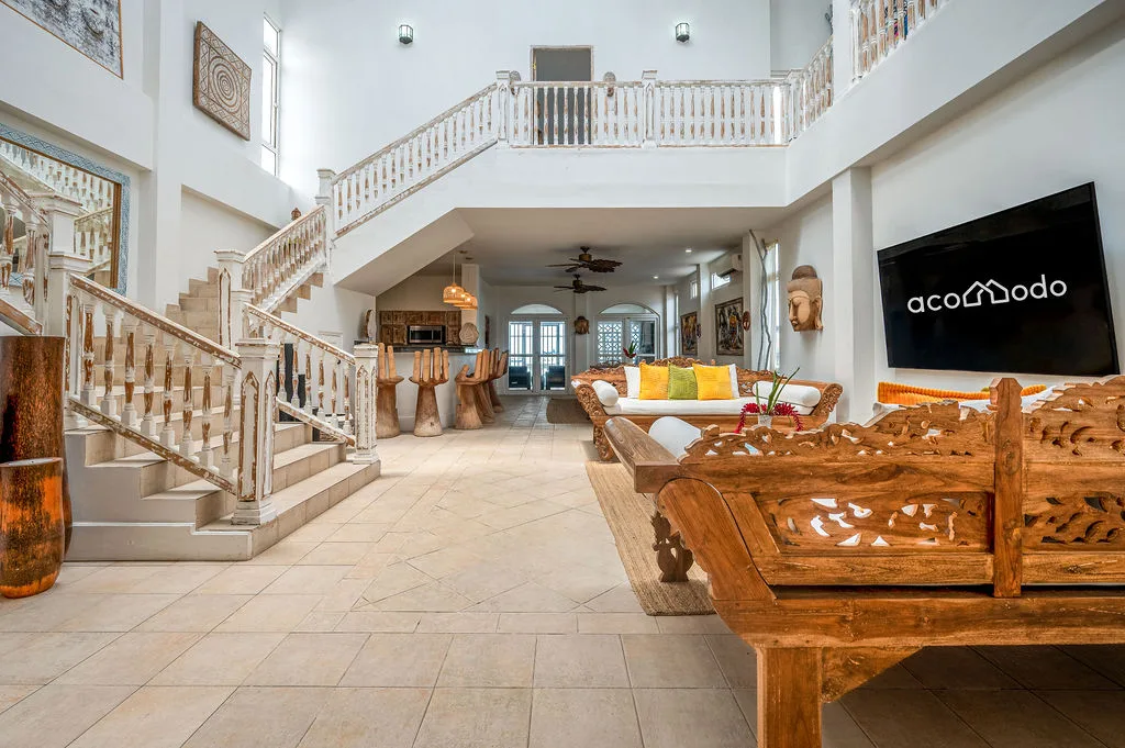 Casa del Mar by AcoModo (Ocean-Front Bocas Villa)