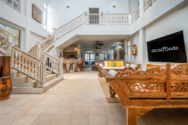 Casa del Mar by AcoModo (Ocean-Front Bocas Villa)