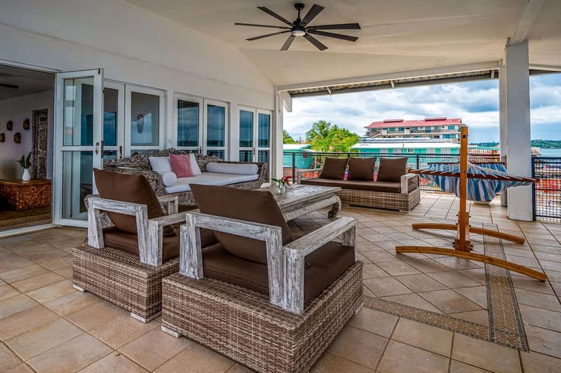 Casa del Mar by AcoModo (Ocean-Front Bocas Villa)
