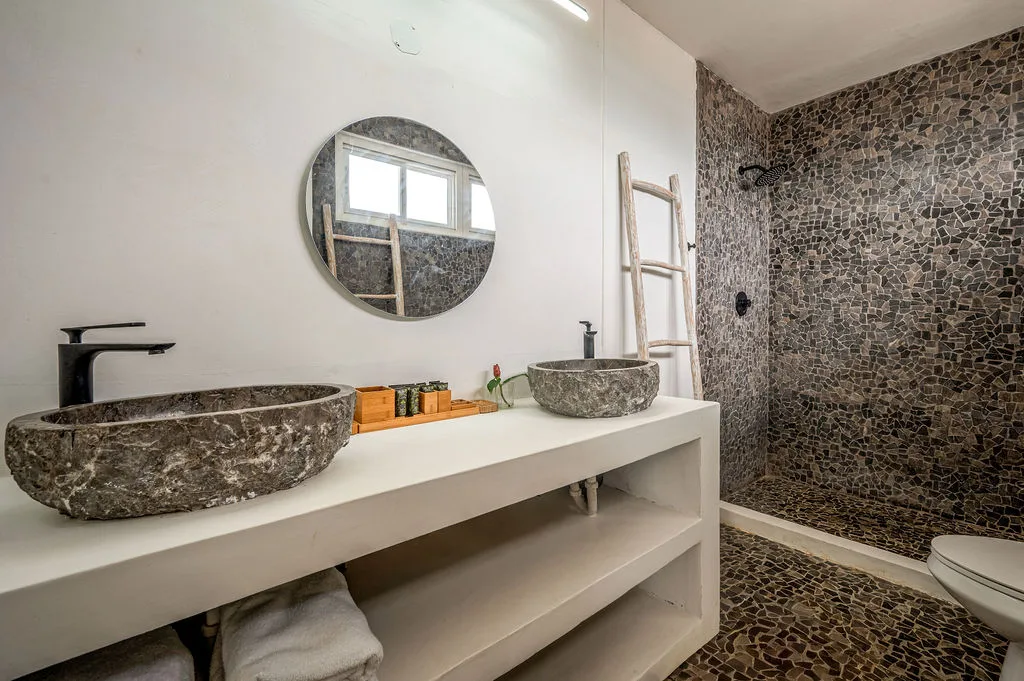 Casa del Mar by AcoModo (Ocean-Front Bocas Villa)