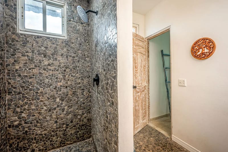 Casa del Mar by AcoModo (Ocean-Front Bocas Villa)