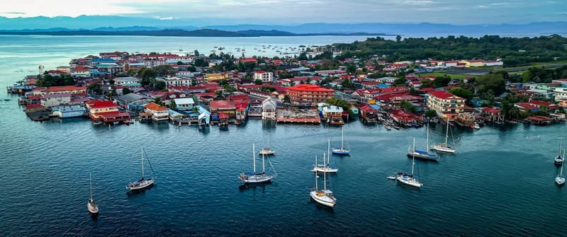 Casa del Mar by AcoModo (Ocean-Front Bocas Villa)