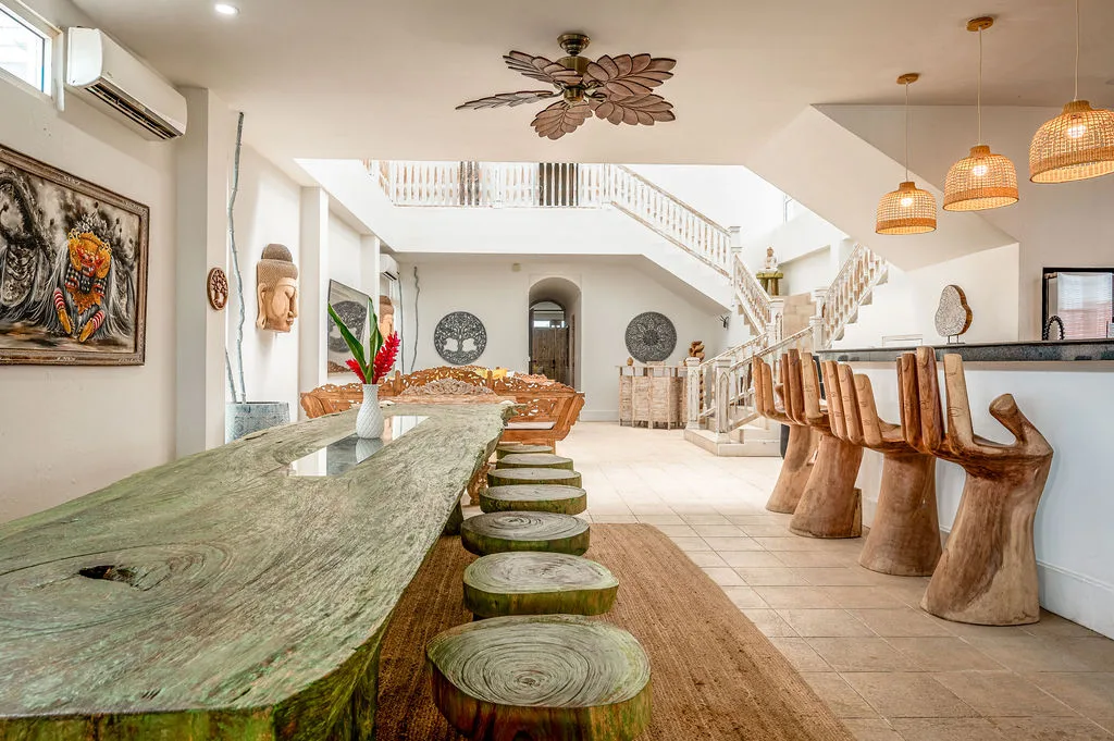 Casa del Mar by AcoModo (Ocean-Front Bocas Villa)