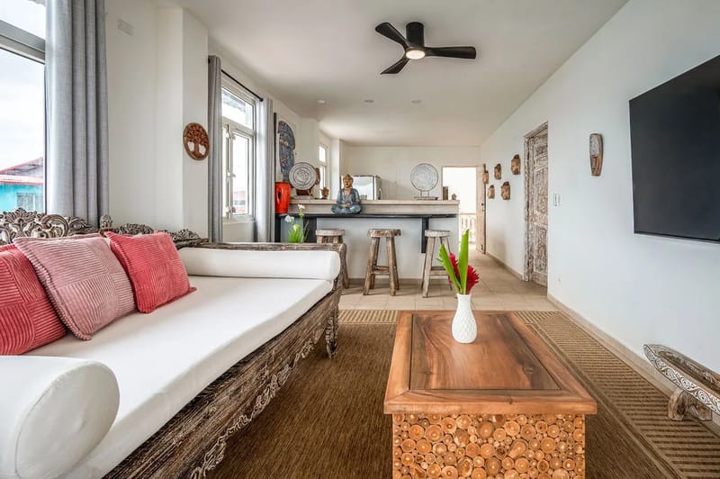 Casa del Mar by AcoModo (Ocean-Front Bocas Villa)