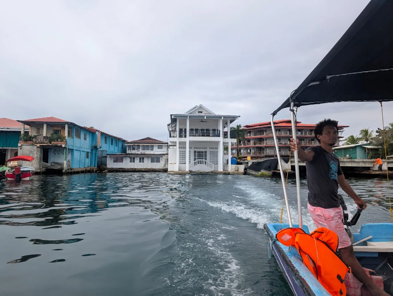 Casa del Mar by AcoModo (Ocean-Front Bocas Villa)