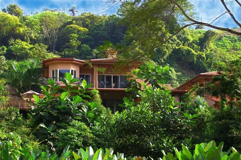 JA-23 — Luxurious and spacious Jungle Villa