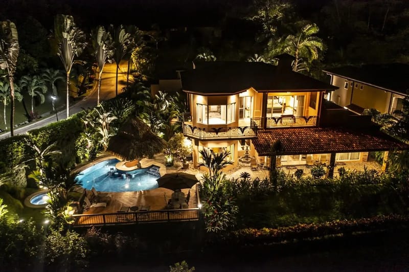 JA-23 — Luxurious and spacious Jungle Villa