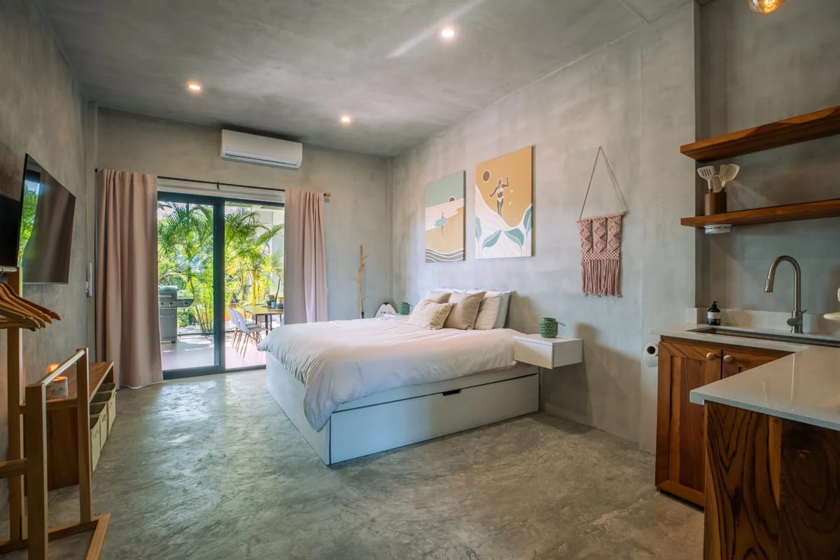 Hang 10 Apartment · 2