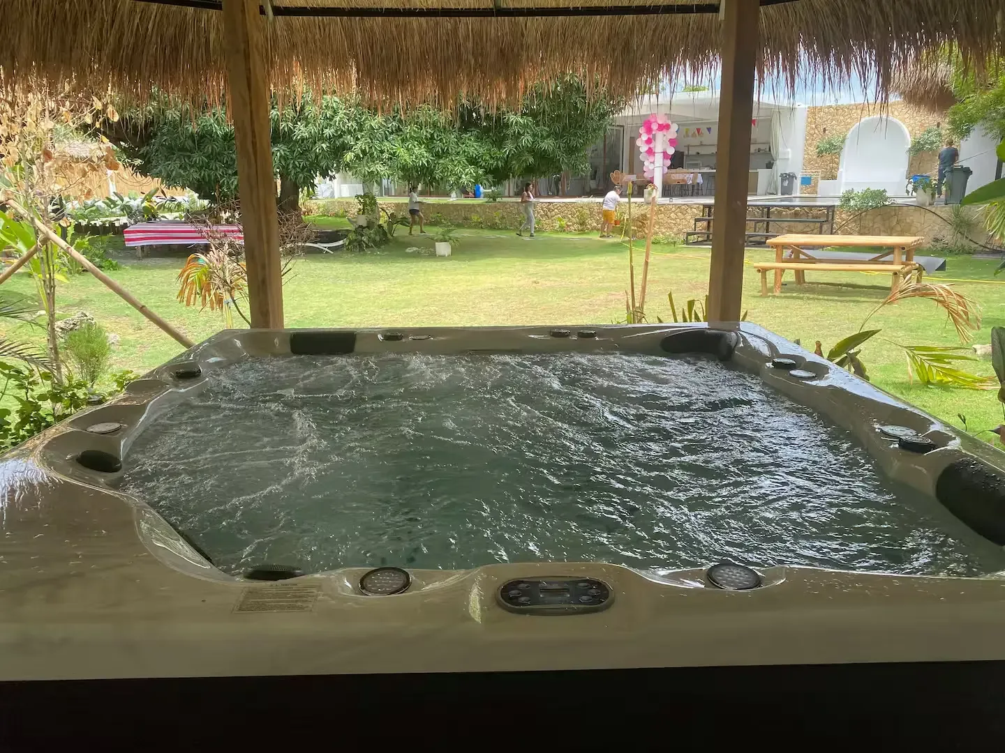 Jacuzzi exterior