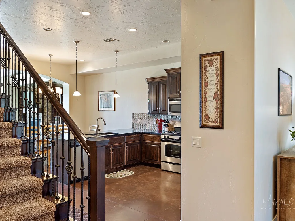 Above Par — property gallery