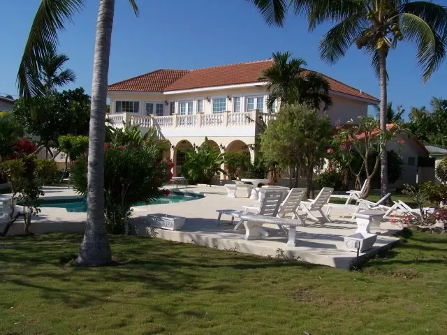 BH-06 — Bahamas Villa Rental in Nassau