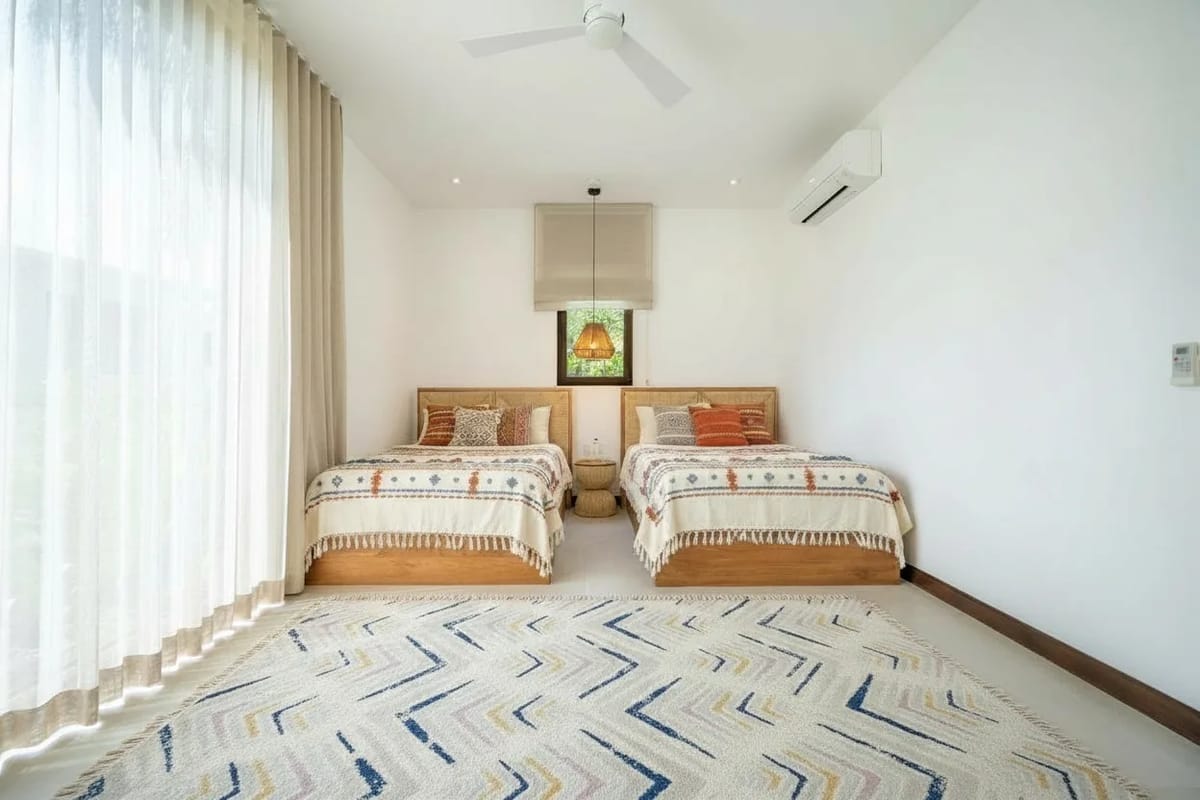 Twin bedroom