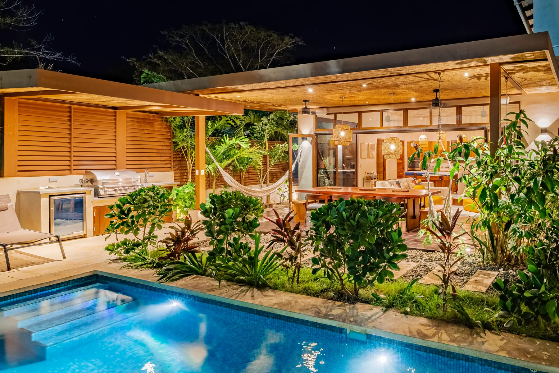 Piscina de noche