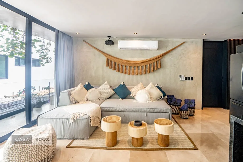 Designer Smart Condo w/ Rooftop Pool & Cinema