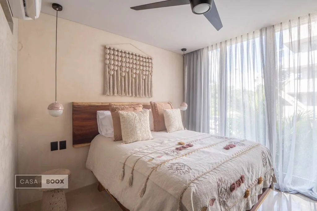 Designer Smart Condo w/ Rooftop Pool & Cinema