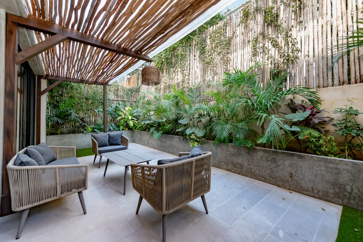 Luxury 2BD w/ Private Pool + Home Theatre