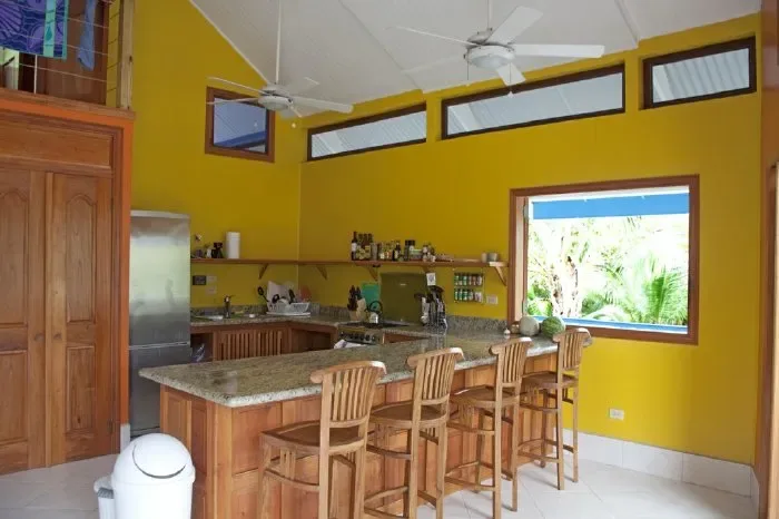 BT-04 — Bocas Del Toro Tropical Island Getaway