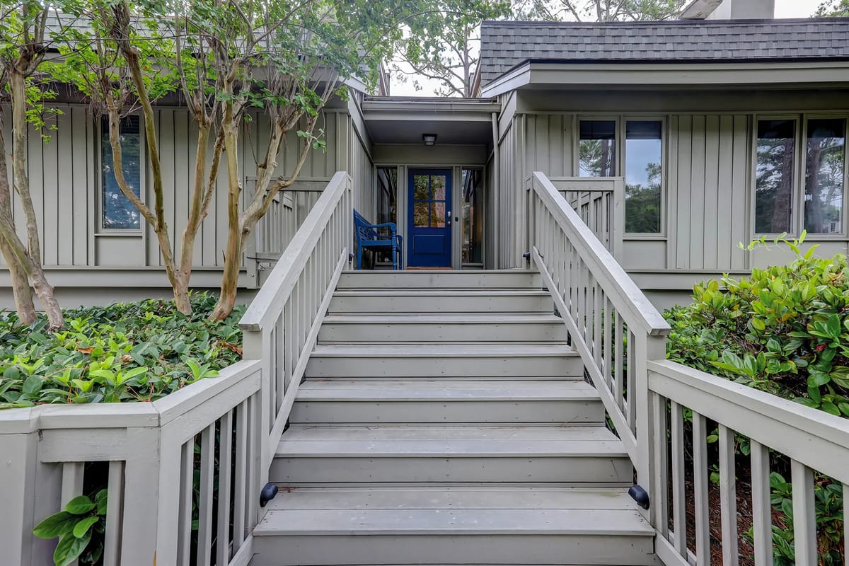 Entrance stairs