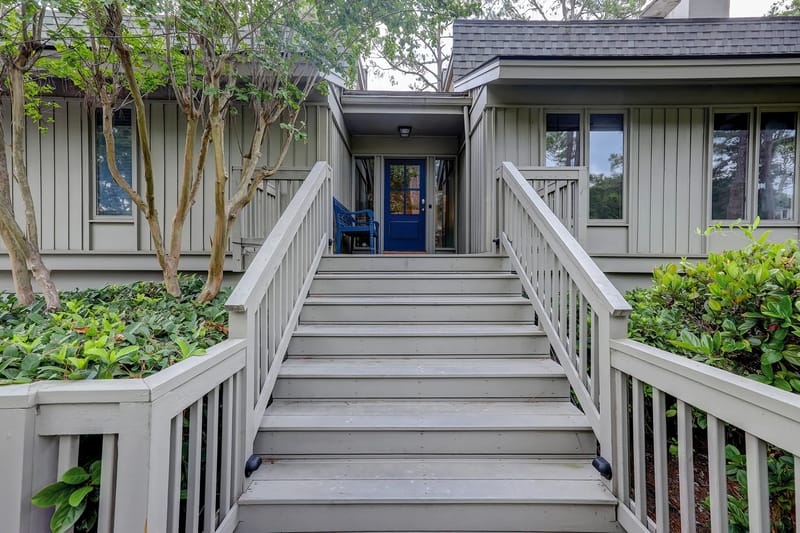 Entrance stairs