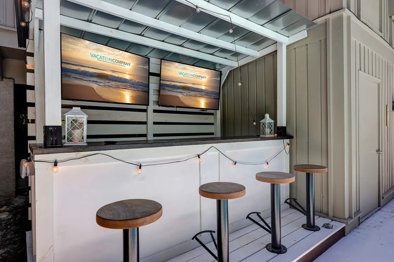 Poolside bar