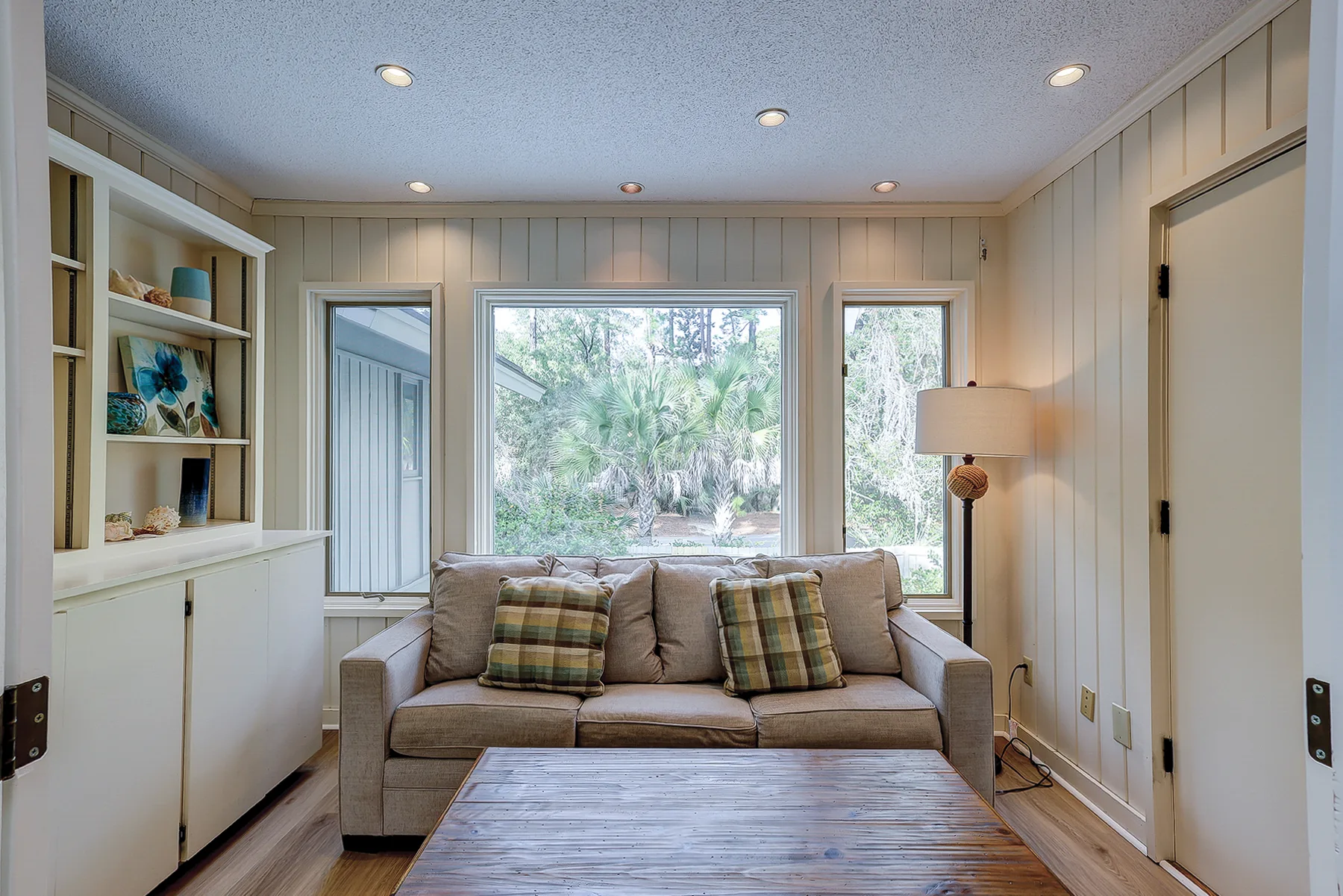 Sala auxiliar con sofá cama