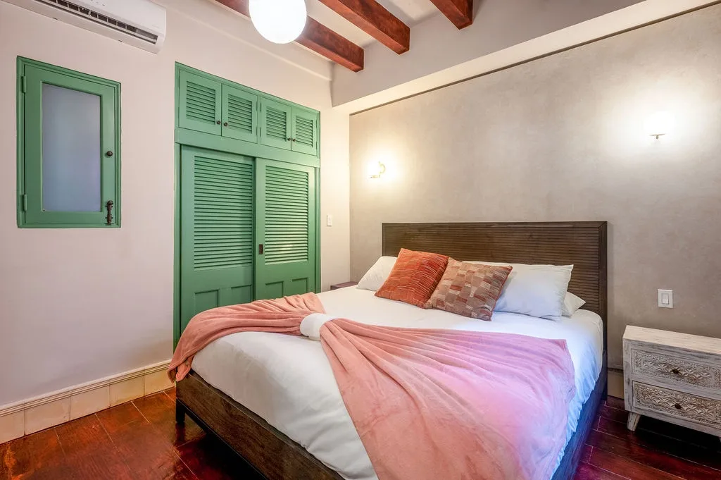 Casa AcoModo at Casco Viejo – 6BR Mansion w/ Pool