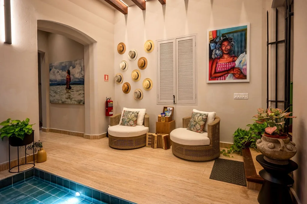 Casa AcoModo at Casco Viejo – 6BR Mansion w/ Pool