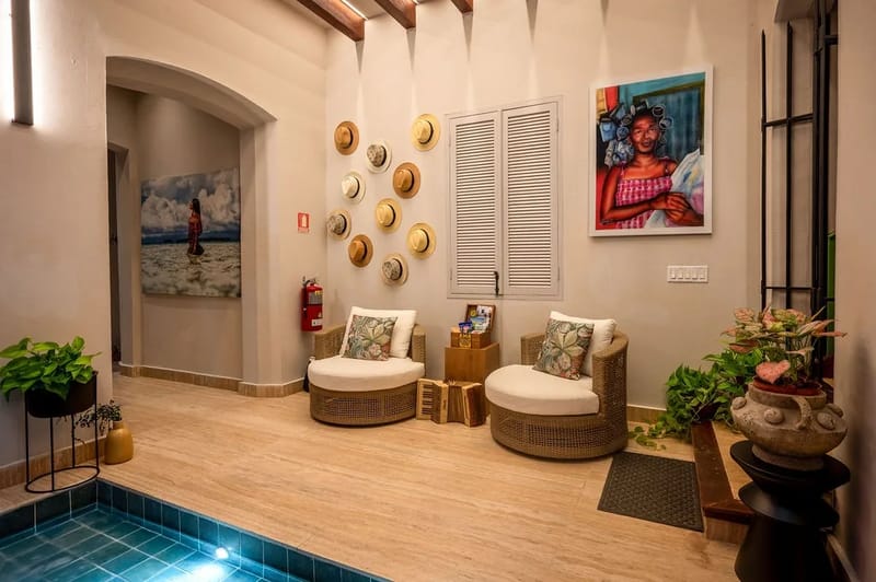 Casa AcoModo at Casco Viejo – 6BR Mansion w/ Pool