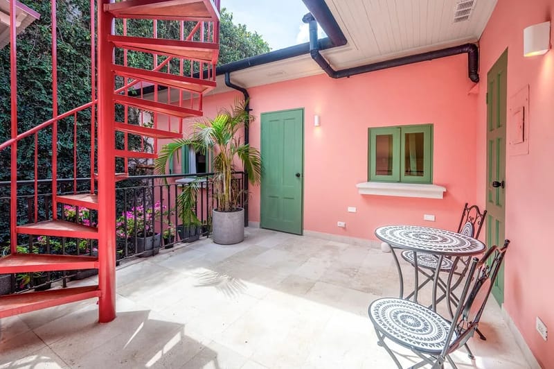 Casa AcoModo at Casco Viejo – 6BR Mansion w/ Pool