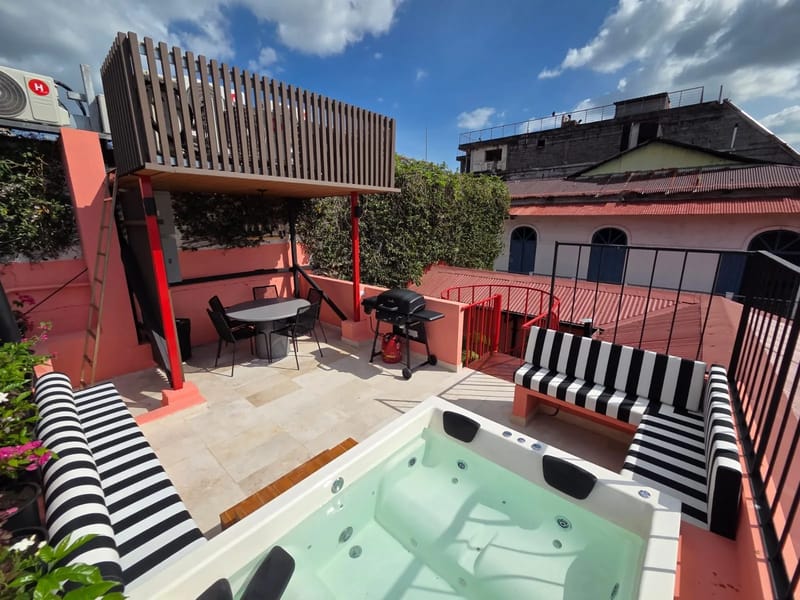Casa AcoModo at Casco Viejo – 6BR Mansion w/ Pool