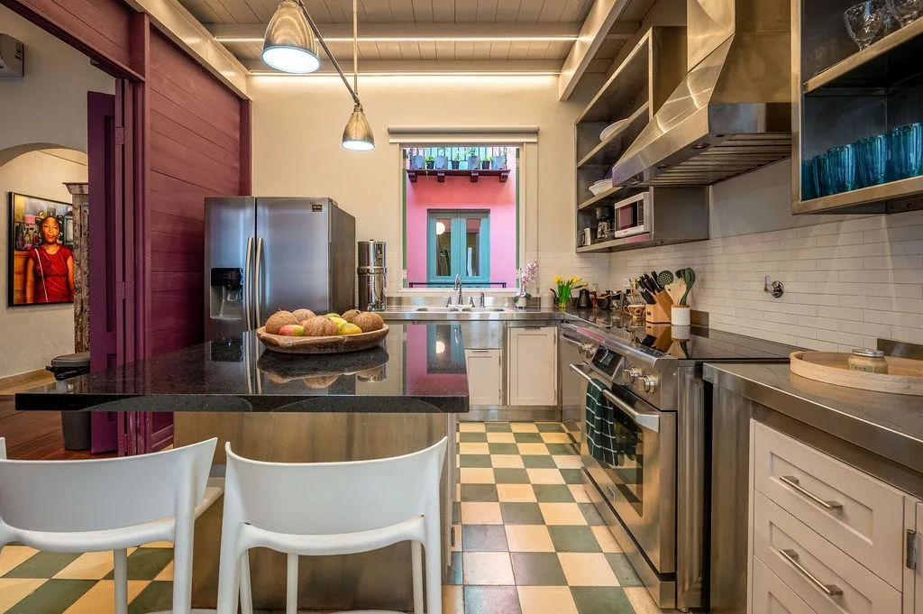 Casa AcoModo at Casco Viejo – 6BR Mansion w/ Pool