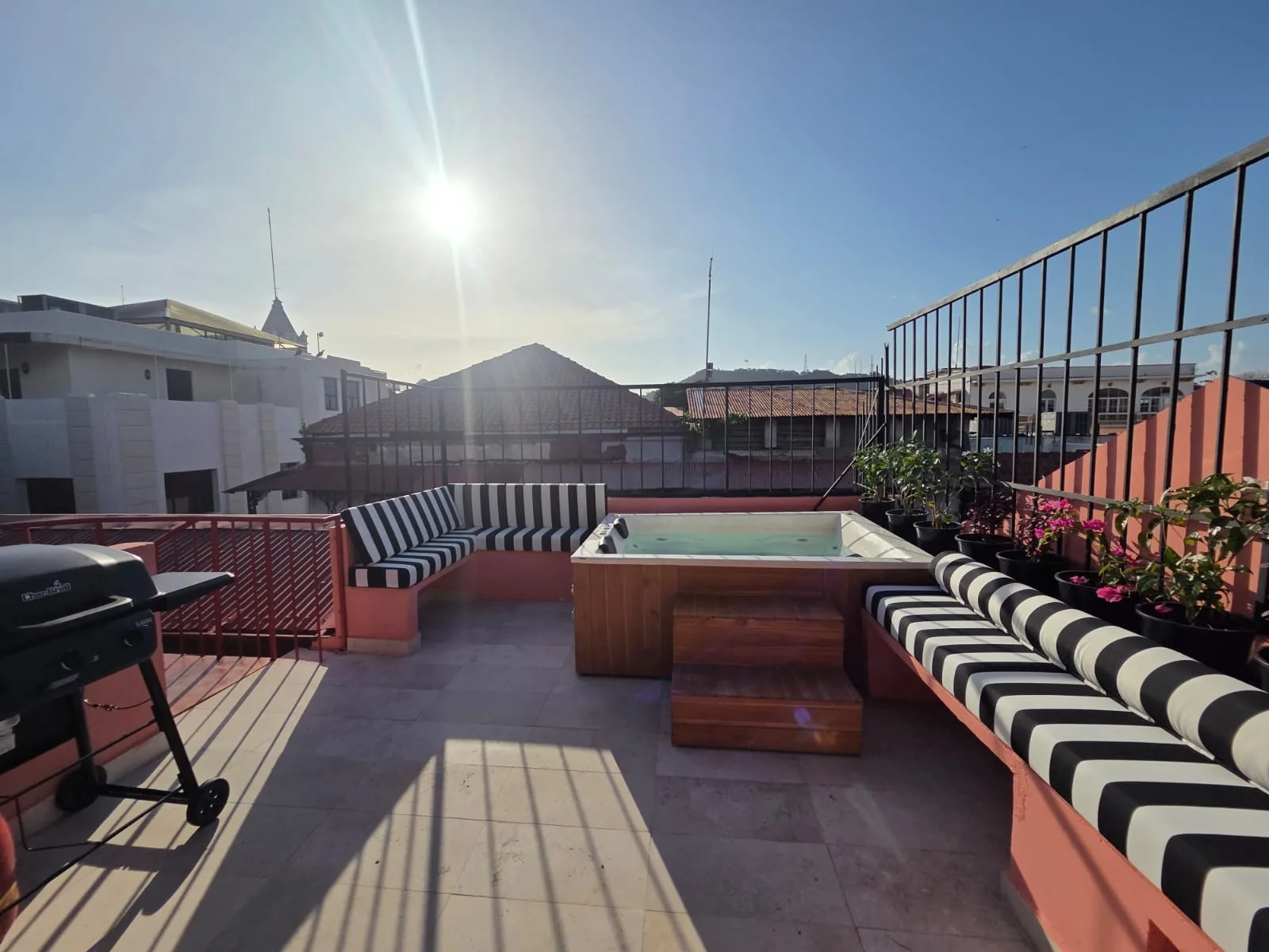 Casa AcoModo at Casco Viejo – 6BR Mansion w/ Pool