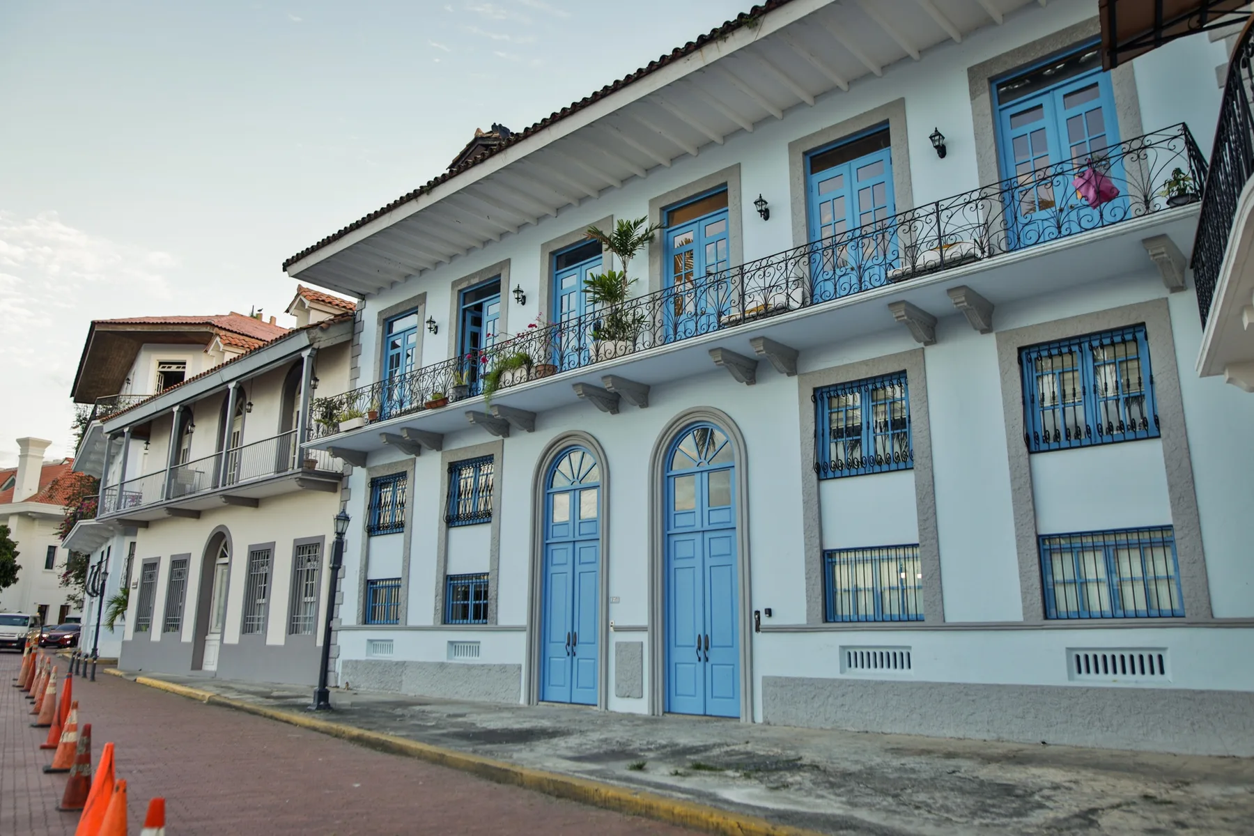 Casa AcoModo at Casco Viejo – 6BR Mansion w/ Pool