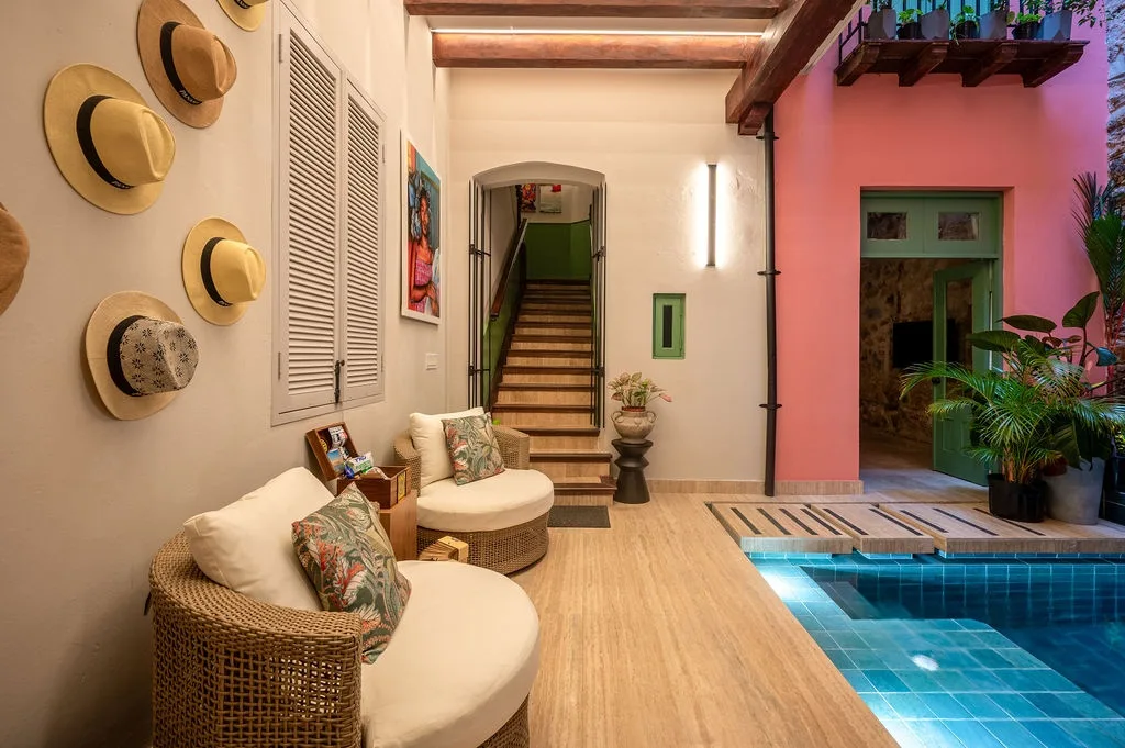 Casa AcoModo at Casco Viejo – 6BR Mansion w/ Pool