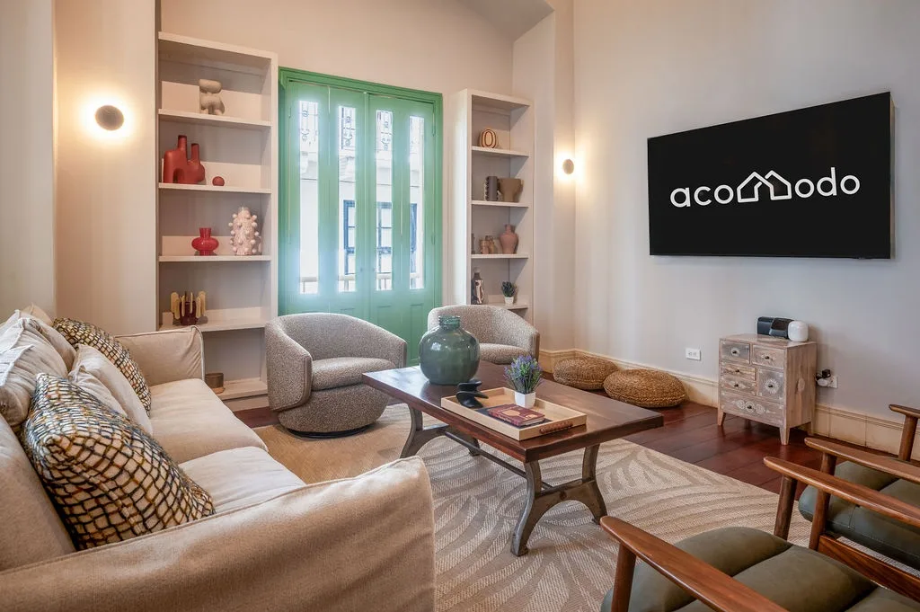 Casa AcoModo at Casco Viejo – 6BR Mansion w/ Pool