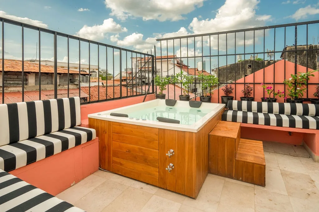 Casa AcoModo at Casco Viejo – 6BR Mansion w/ Pool