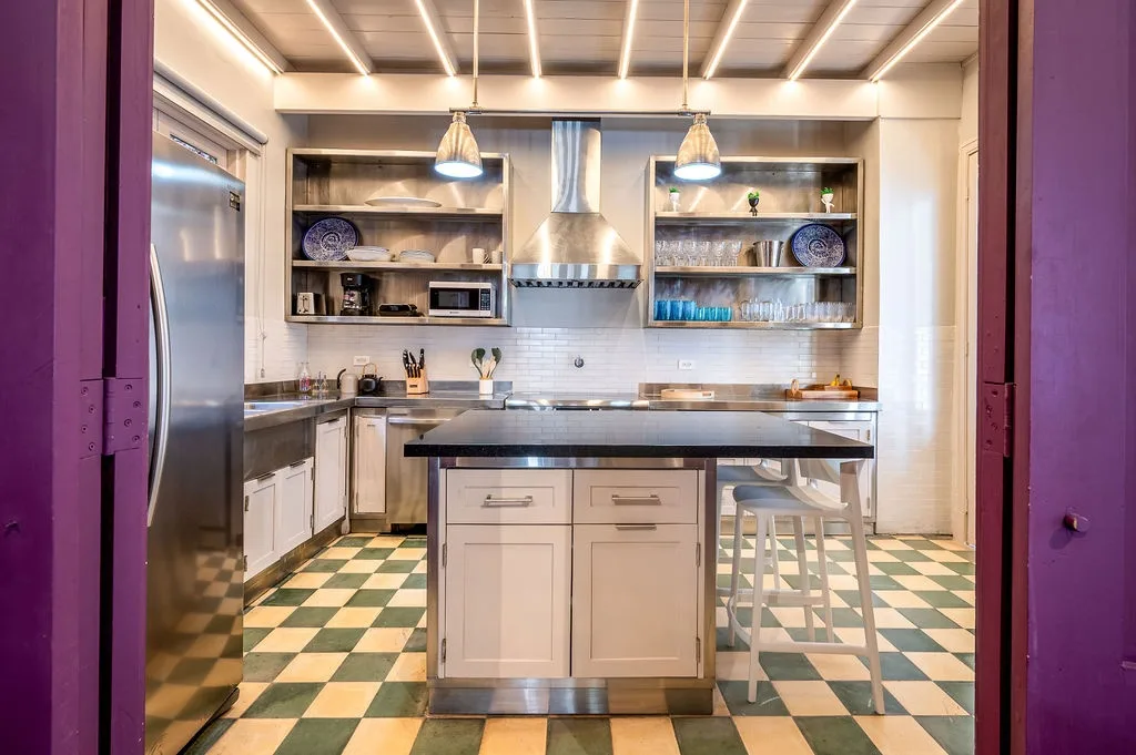 Casa AcoModo at Casco Viejo – 6BR Mansion w/ Pool