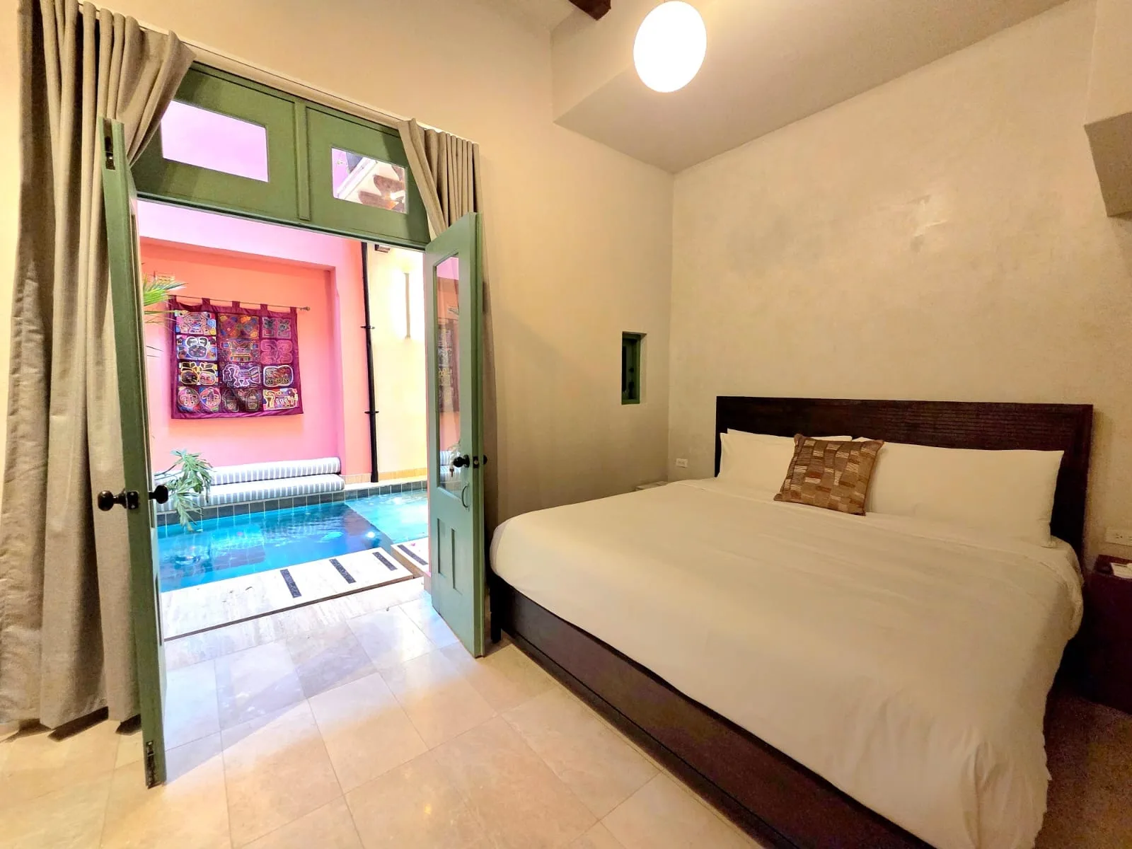 Casa AcoModo at Casco Viejo – 6BR Mansion w/ Pool