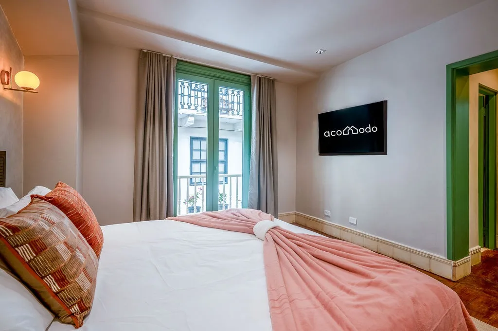 Casa AcoModo at Casco Viejo – 6BR Mansion w/ Pool