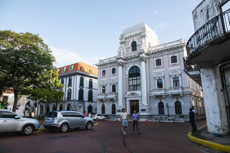 Casa AcoModo at Casco Viejo – 6BR Mansion w/ Pool