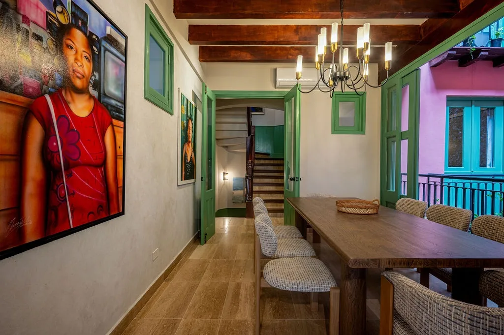 Casa AcoModo at Casco Viejo – 6BR Mansion w/ Pool