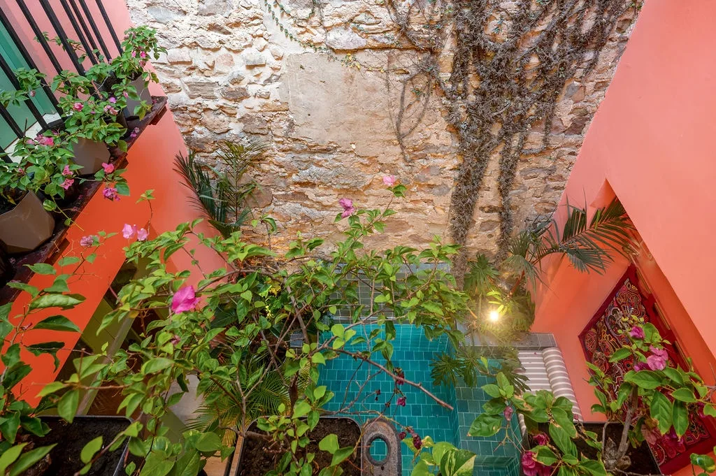 Casa AcoModo at Casco Viejo – 6BR Mansion w/ Pool