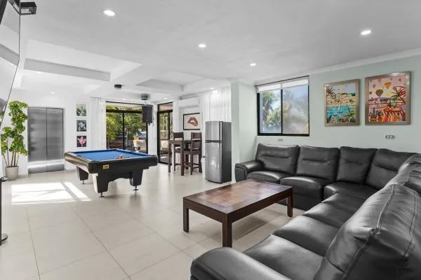 Pacific Palms · 6